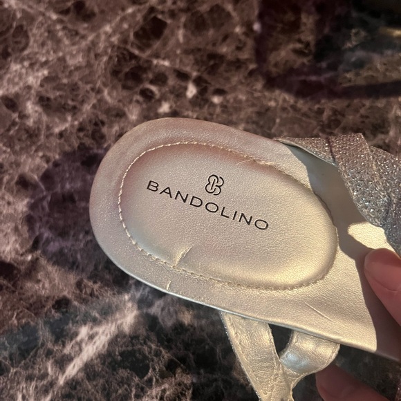 Sparkly silver Bandolino dress shoes - Picture 3 of 5